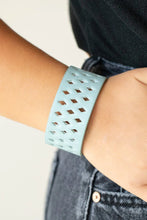 Load image into Gallery viewer, Glamp Champ Blue Wrap