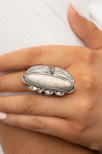 Load image into Gallery viewer, Rural Resort White Ring