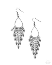 Load image into Gallery viewer, Sharp Streaming Black Earrings
