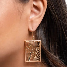 Load image into Gallery viewer, Textured Trial Gold Earrings
