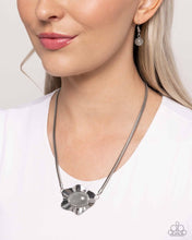 Load image into Gallery viewer, Sideways Shimmer Silver Necklace