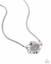 Load image into Gallery viewer, Sideways Shimmer Silver Necklace