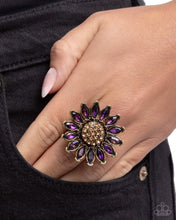 Load image into Gallery viewer, Sunflower Setting Brass Ring