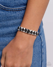 Load image into Gallery viewer, Ornate Outline Black Bracelet