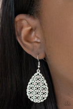 Load image into Gallery viewer, Glorious Gardens Pink Earrings