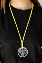 Load image into Gallery viewer, One Mandala Show Yellow Necklace