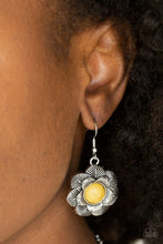 Load image into Gallery viewer, Santa Fe Hills Yellow Necklace