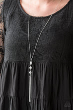 Load image into Gallery viewer, The DIVA Wears Prada White Necklace