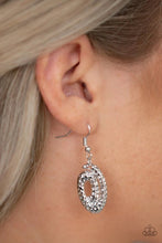 Load image into Gallery viewer, Metro Mystique Silver Necklace