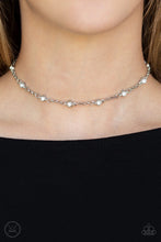 Load image into Gallery viewer, Stunningly Stunning White Choker