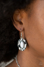 Load image into Gallery viewer, Terra Color White Necklace