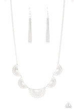 Load image into Gallery viewer, Fanned Out Fashion Silver Necklace