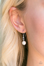 Load image into Gallery viewer, Vintage Romance White Choker