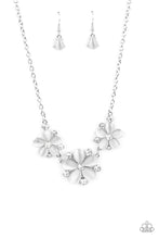 Load image into Gallery viewer, Effortlessly Efflorescent White Necklace