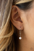 Load image into Gallery viewer, Traveling Trendsetter White Necklace