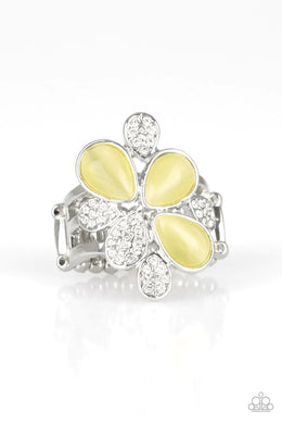 Diamond Daisies Yellow Ring