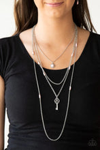 Load image into Gallery viewer, Key Keynote Pink Necklace