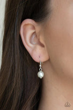 Load image into Gallery viewer, Tour de Demure White Necklace