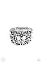 Load image into Gallery viewer, Crazy About Daisies Silver Ring