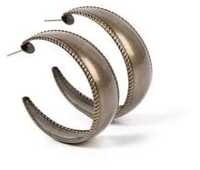 Load image into Gallery viewer, Dune Dynasty Brass Hoop Earrings