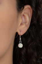 Load image into Gallery viewer, Sandstone Oasis White Necklace