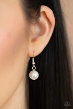 Load image into Gallery viewer, Rich Girl Refinement White Necklace