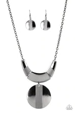 Load image into Gallery viewer, Metallic Enchantress Black Necklace