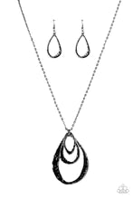 Load image into Gallery viewer, Relic Renaissance Black Necklace