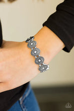 Load image into Gallery viewer, Girl Grandeur White Bracelet