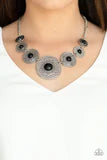Load image into Gallery viewer, Tiger Trap Black Necklace