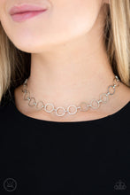 Load image into Gallery viewer, Metro Spunk Silver Choker