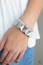 Load image into Gallery viewer, Metallic Geode Silver Bracelet