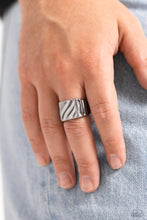 Load image into Gallery viewer, Illusion Silver Men’s Ring