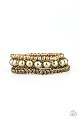 A Pearl-feat Ten Brass Bracelet