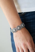 Load image into Gallery viewer, Rural Fields Silver Bracelet