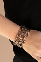 Load image into Gallery viewer, Verdantly Vintage Copper Bracelet