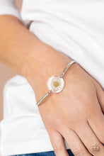 Load image into Gallery viewer, Cottage Season White Bracelet