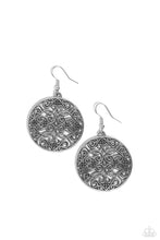 Load image into Gallery viewer, Dubai Décor Silver Earrings