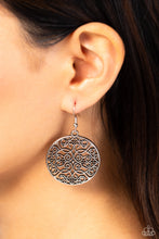 Load image into Gallery viewer, Dubai Décor Silver Earrings