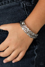 Load image into Gallery viewer, Paisley Portico Silver Bracelet