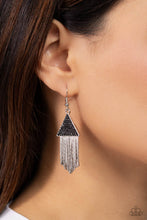 Load image into Gallery viewer, Pyramid SHEEN Black Earrings