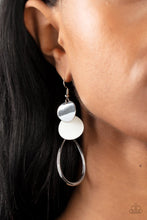 Load image into Gallery viewer, Retro Reception White Earrings
