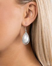 Load image into Gallery viewer, Effortless Elegance White Earring