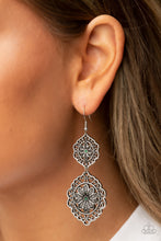 Load image into Gallery viewer, Floral Favorite Green Earrings