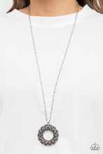 Load image into Gallery viewer, Wintry Wreath Purple Necklace