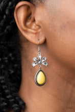 Load image into Gallery viewer, Brightly Blooming Yellow Earrings