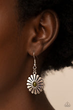 Load image into Gallery viewer, Delectably Daisy Green Earrings