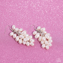 Load image into Gallery viewer, Pearl Posse White Earrings