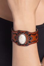 Load image into Gallery viewer, Badlands Rover White Snap Bracelet
