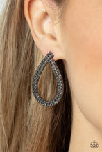Load image into Gallery viewer, Diva Dust Black Earrings